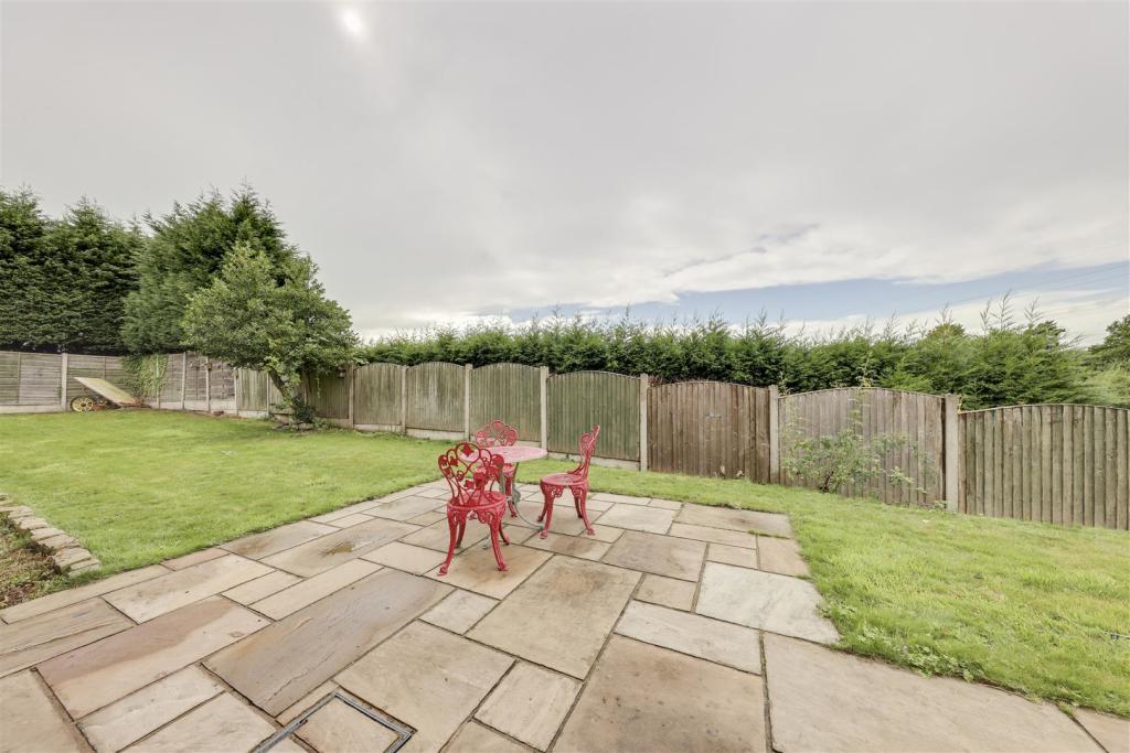 3 bedroom farm house for sale in Medlock Road, Woodhouses, Failsworth