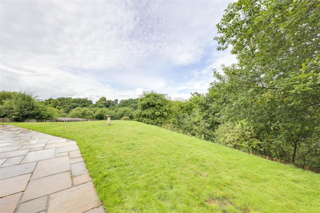 3 bedroom farm house for sale in Medlock Road, Woodhouses, Failsworth