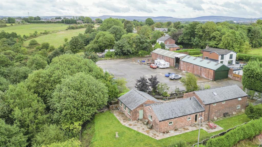 3 bedroom farm house for sale in Medlock Road, Woodhouses, Failsworth
