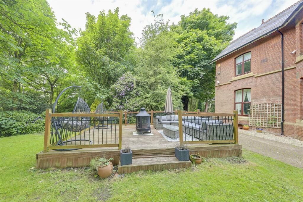 5 bedroom detached house for sale in Rochdale Road East, Marland