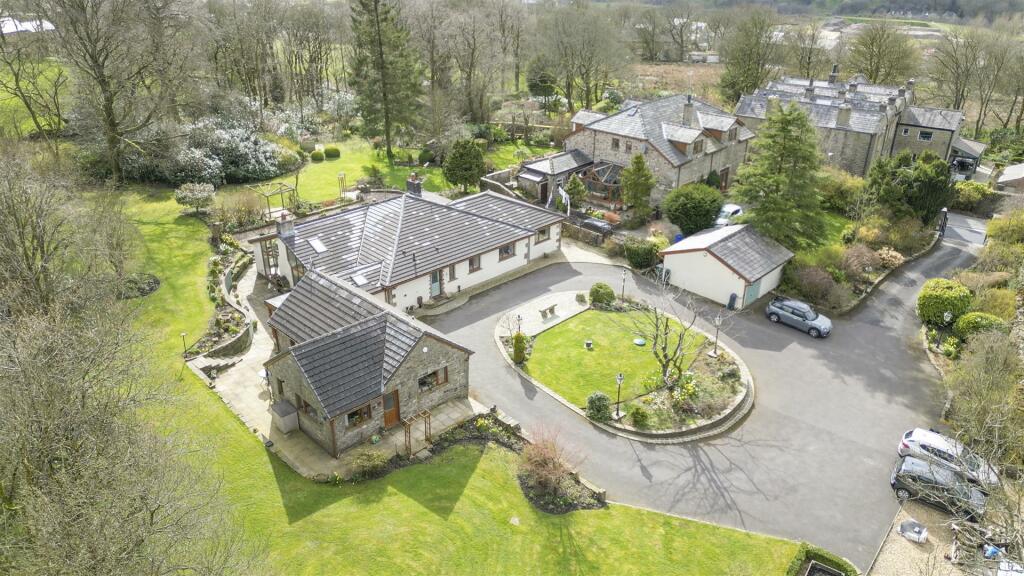 5 bedroom detached bungalow for sale in Goodshaw Lane, Loveclough, Rossendale, Lancashire, BB4