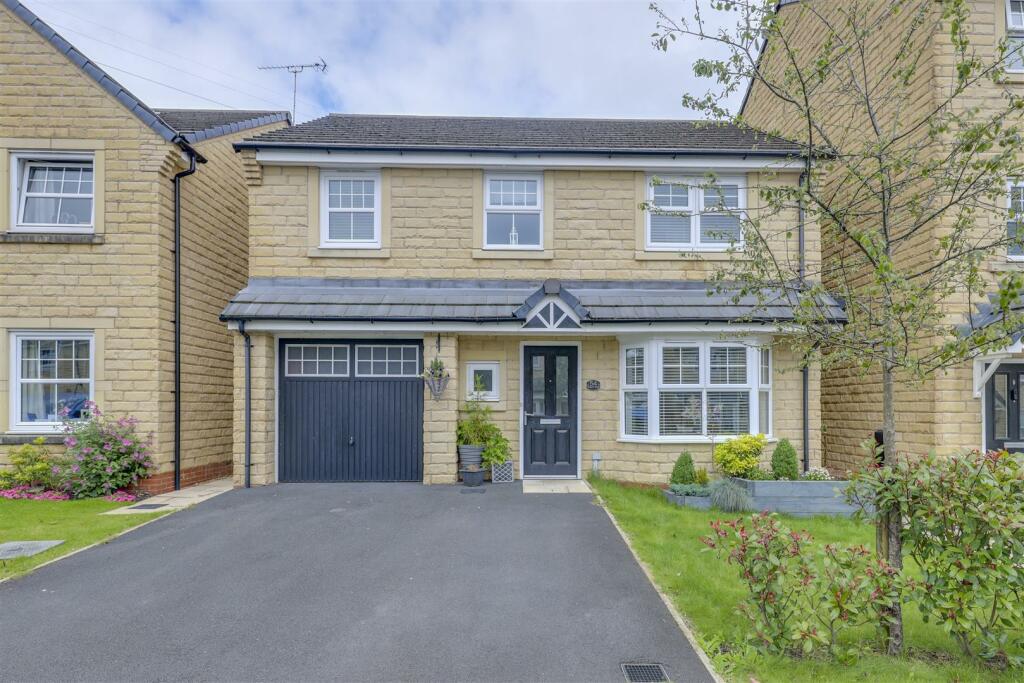 4 bedroom detached house for sale in Ward Way, Rawtenstall, Rossendale, BB4