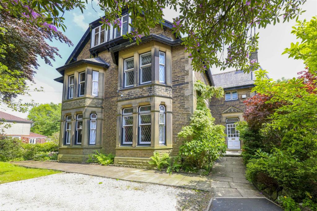 6 bedroom semidetached house for sale in Bolton Road West, Ramsbottom