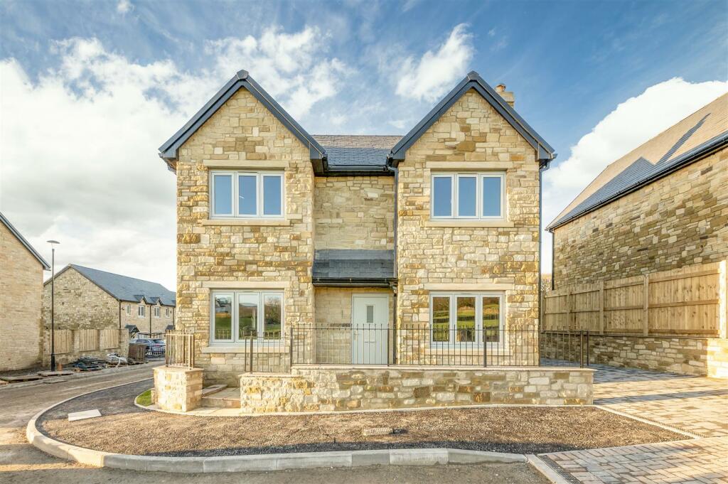 Additional property image - Meadow Edge Close, Higher Cloughfold, Rossendale, Lancashire