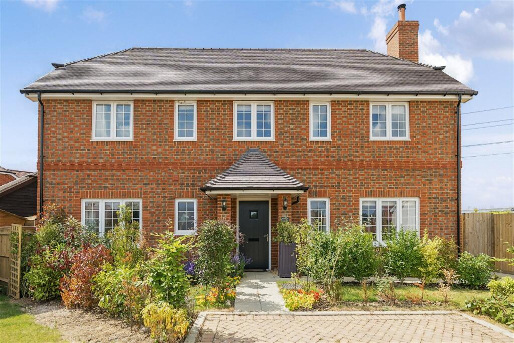 4 bedroom detached house for sale in Hurstbourne Priors, Hampshire