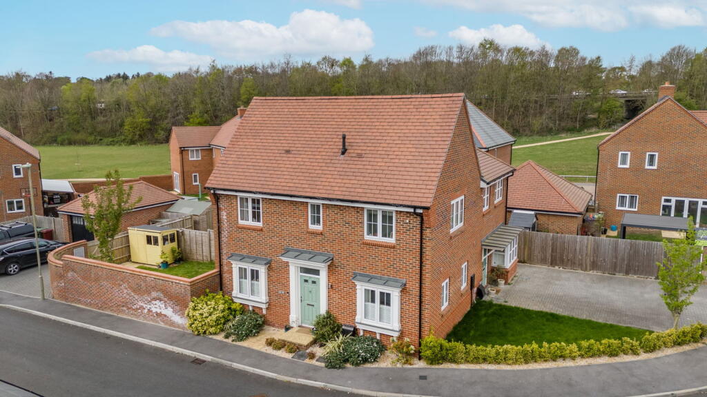 Main image of property: Hazel Way, Whitchurch, RG28 7FY