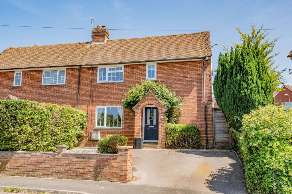 Main image of property: Queens Road, Whitchurch, RG28 7JQ
