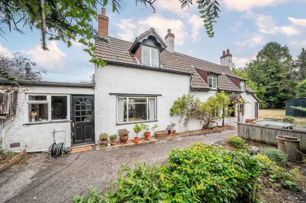 Main image of property: London Street, Whitchurch, RG28 7LQ