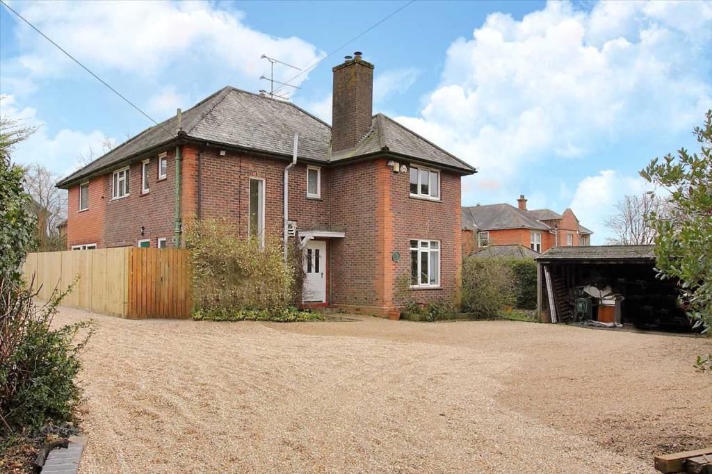6 bedroom detached house for sale in The Harroway, Evingar Road