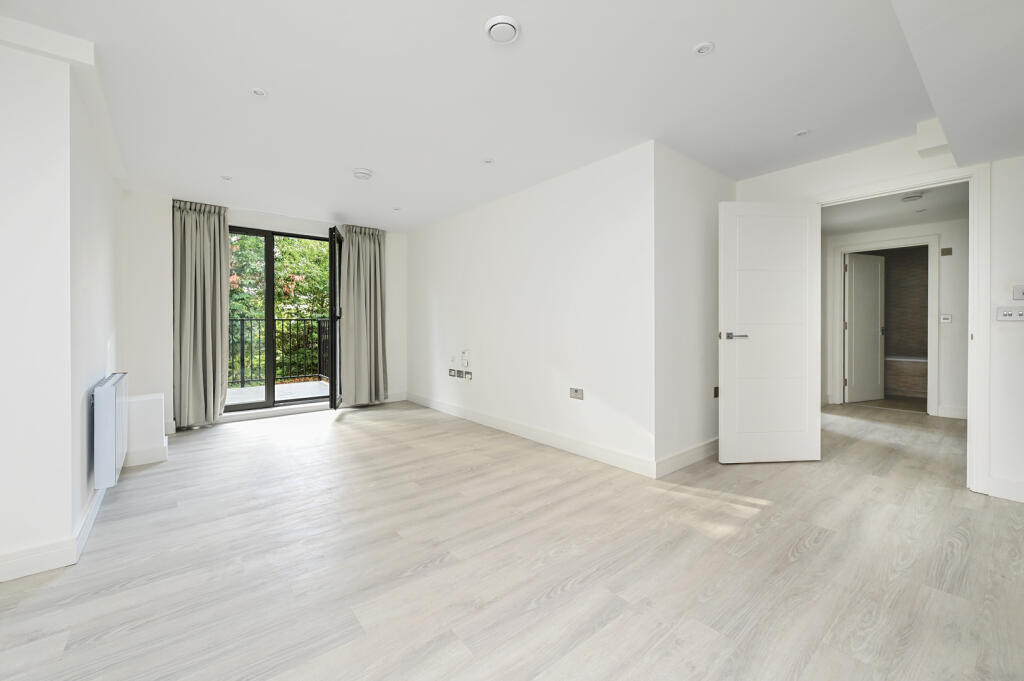 Main image of property: Farnborough Road, Farnborough, GU14