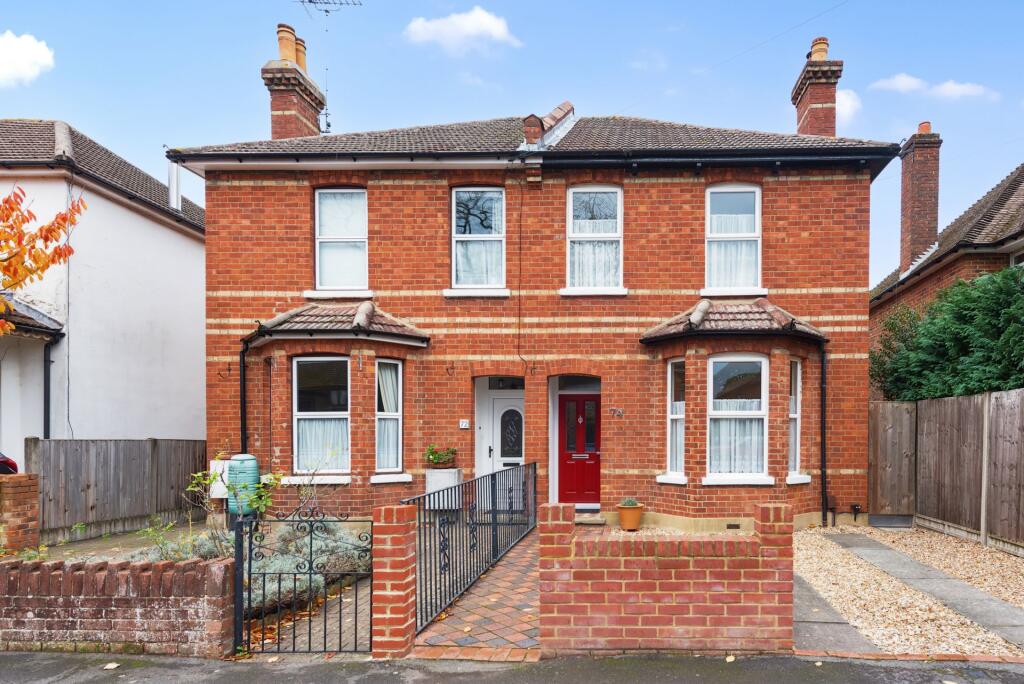 Main image of property: Reading Road, Farnborough, GU14