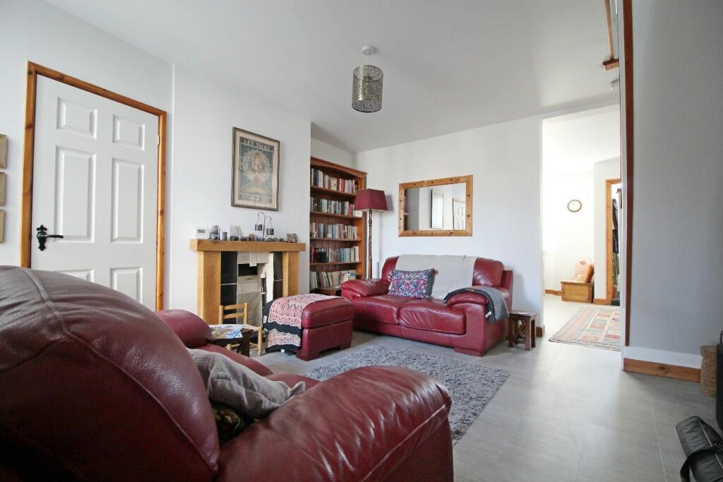 2 bedroom cottage for sale in High Street, Market Deeping, PE6