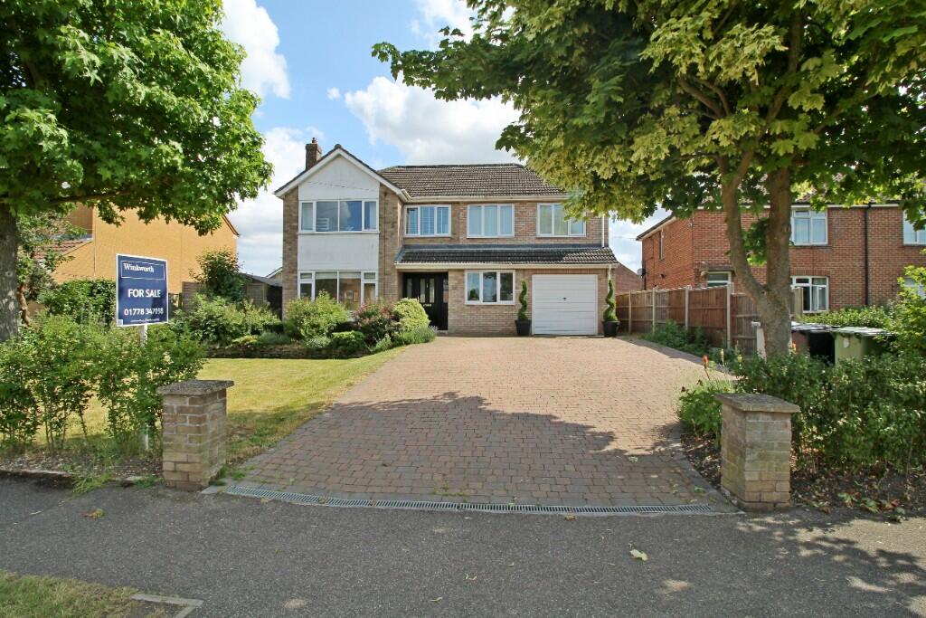 4 bedroom detached house for sale in Towngate West, Market Deeping, PE6
