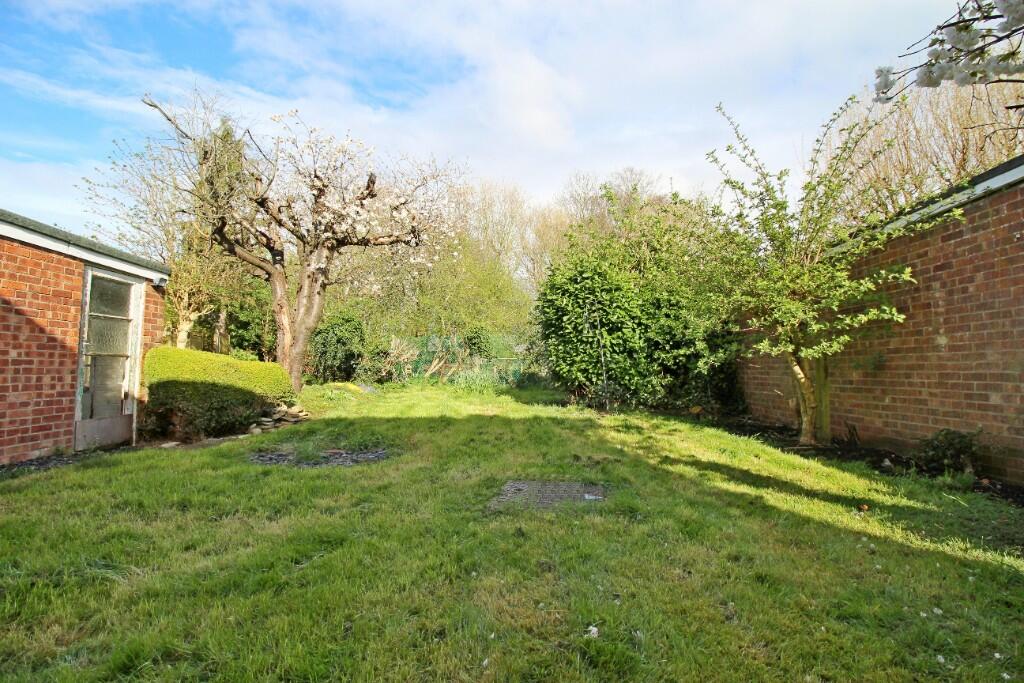 3 bedroom detached house for sale in Manor Way, Deeping St James, PE6