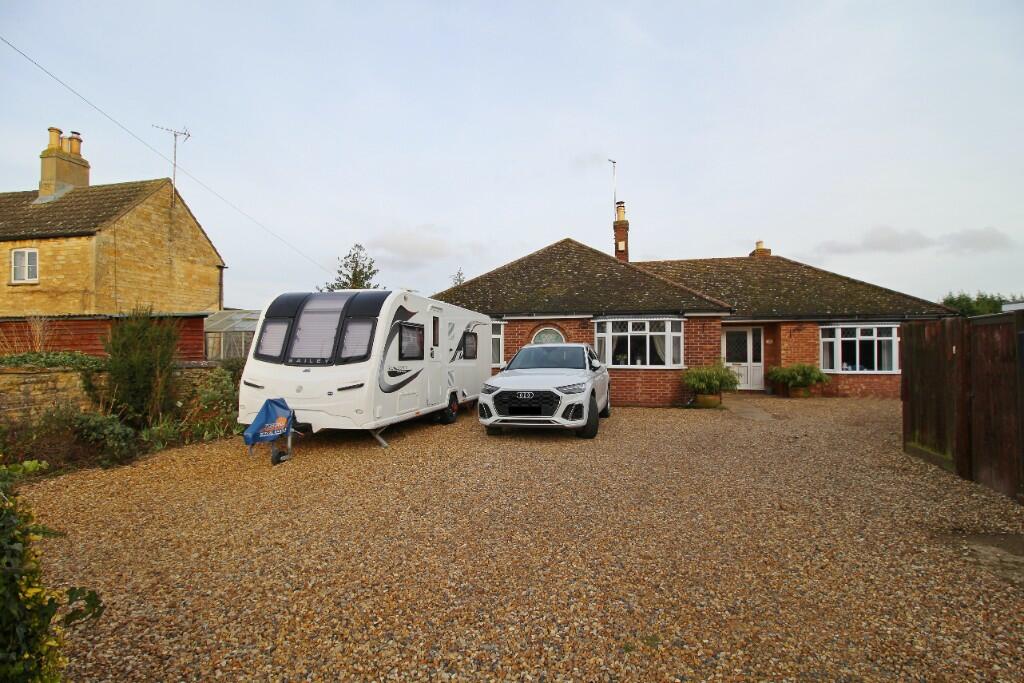 3 bedroom detached bungalow for sale in King Street, West Deeping, PE6