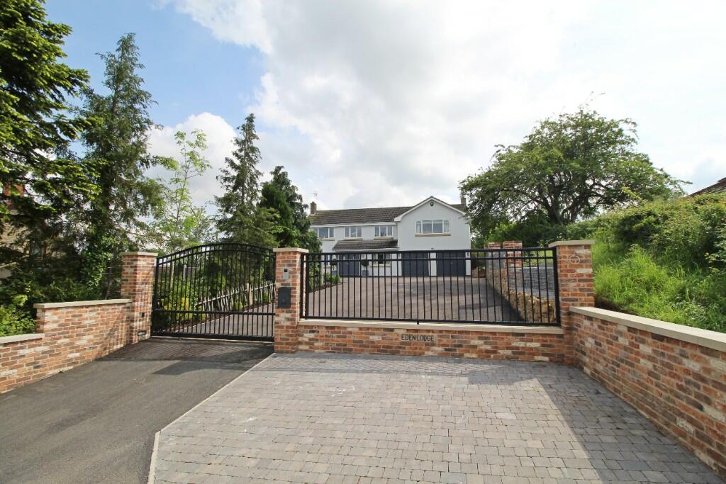 5 bedroom detached house for sale in Manthorpe, Bourne, PE10