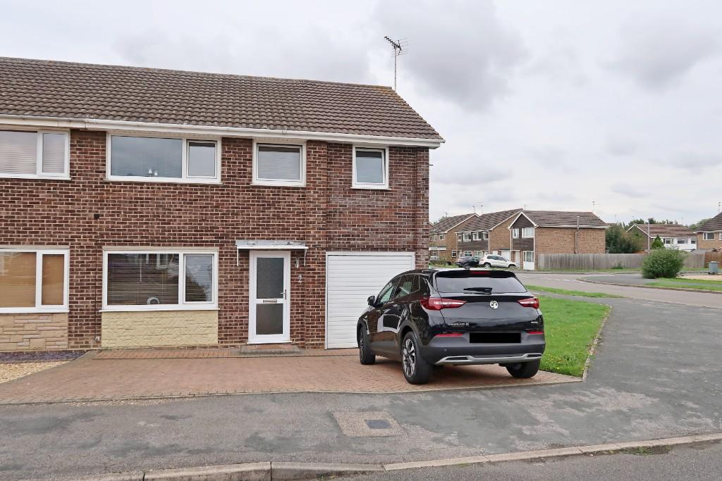 4 bedroom semidetached house for sale in Pawlett Close, Deeping St James, PE6