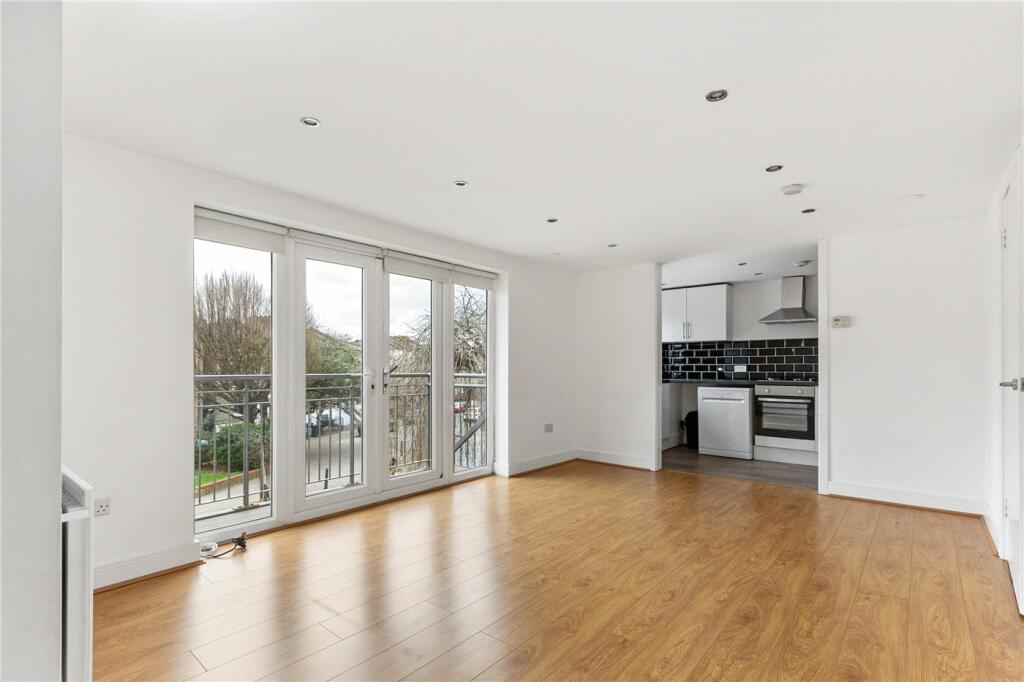 3 bedroom apartment for sale in Albion Drive, London, E8