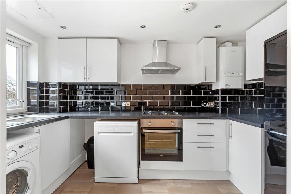 3 bedroom apartment for sale in Albion Drive, London, E8