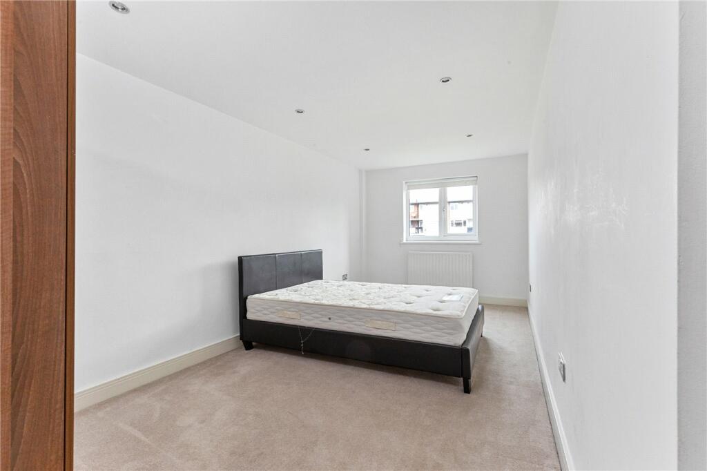 3 bedroom apartment for sale in Albion Drive, London, E8