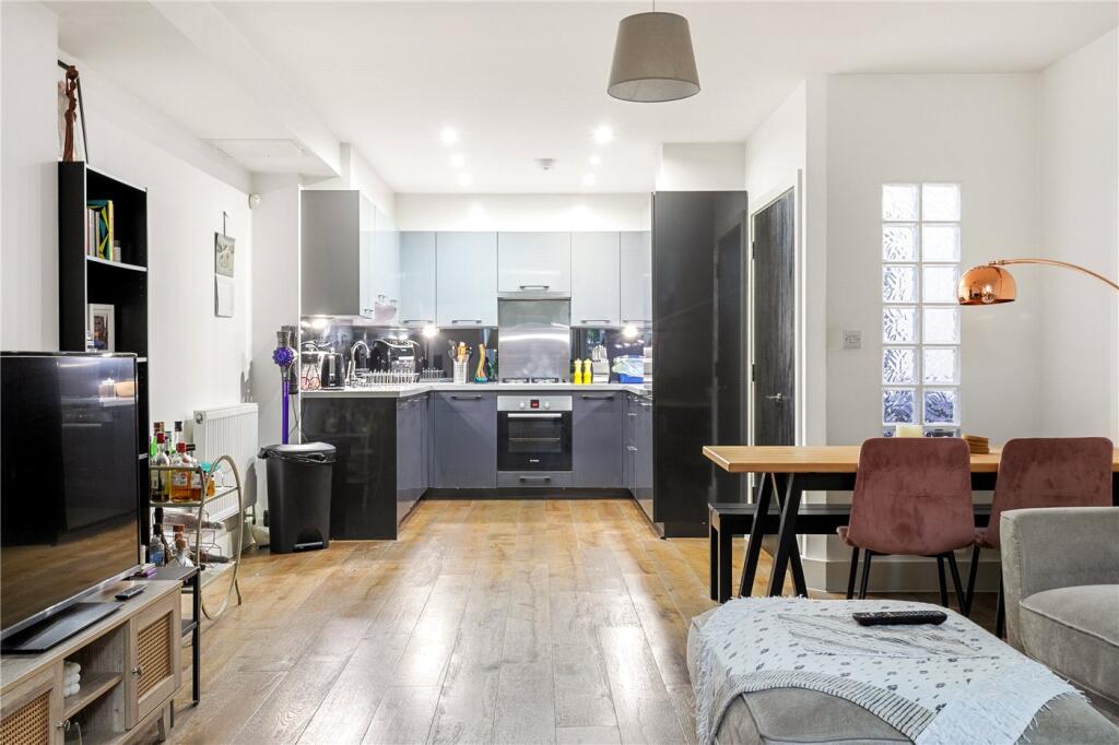Main image of property: Evering Road, London, E5