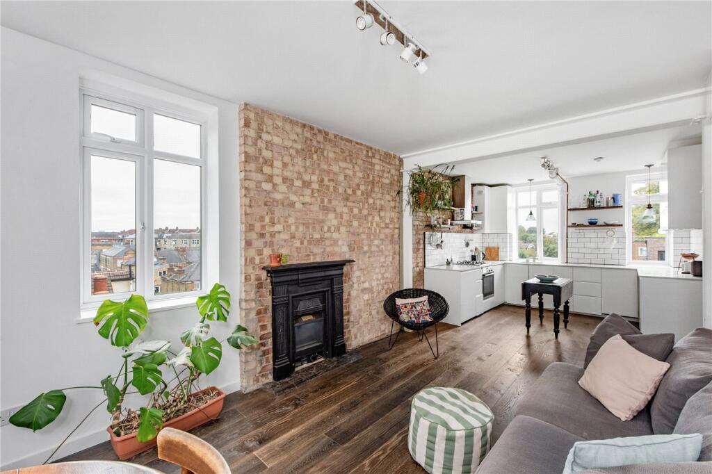 Main image of property: Shacklewell Lane, London, E8