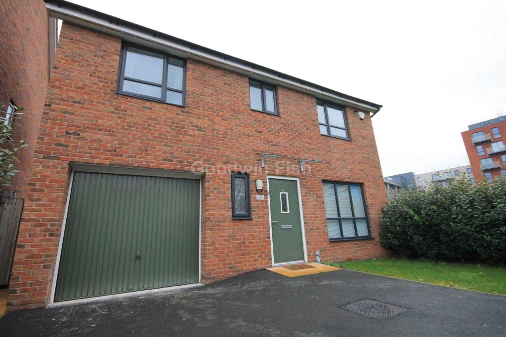 3 bedroom detached house for sale in Meadow Road, New Broughton, M7