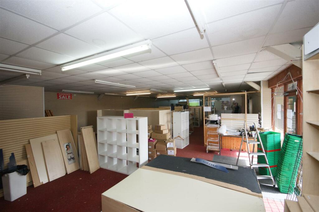 Commercial property for rent in Kershaws Garden Centre, Halifax Road