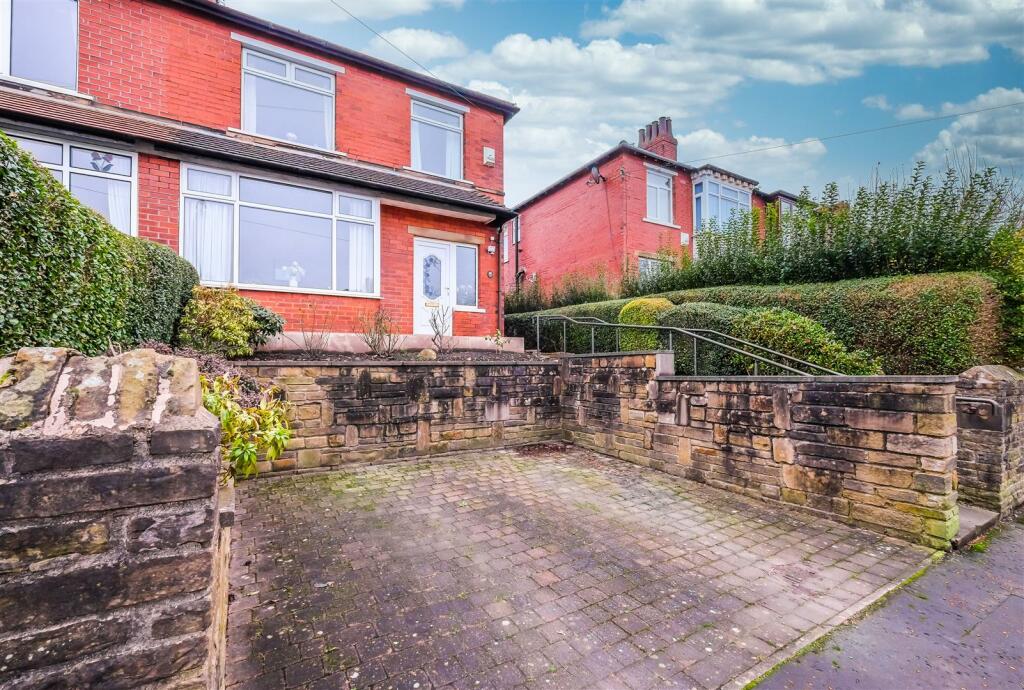 3 bedroom semidetached house for sale in Well Green Lane, Brighouse, HD6