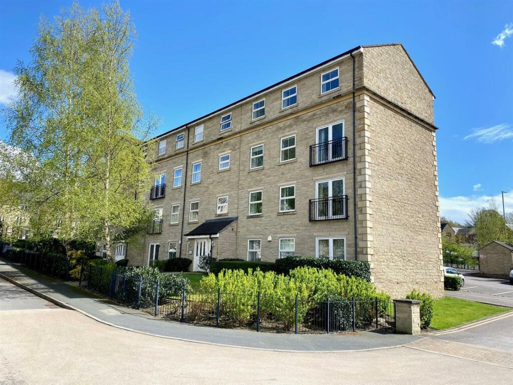 2 bedroom apartment for sale in Axminster Drive, Bailiff Bridge