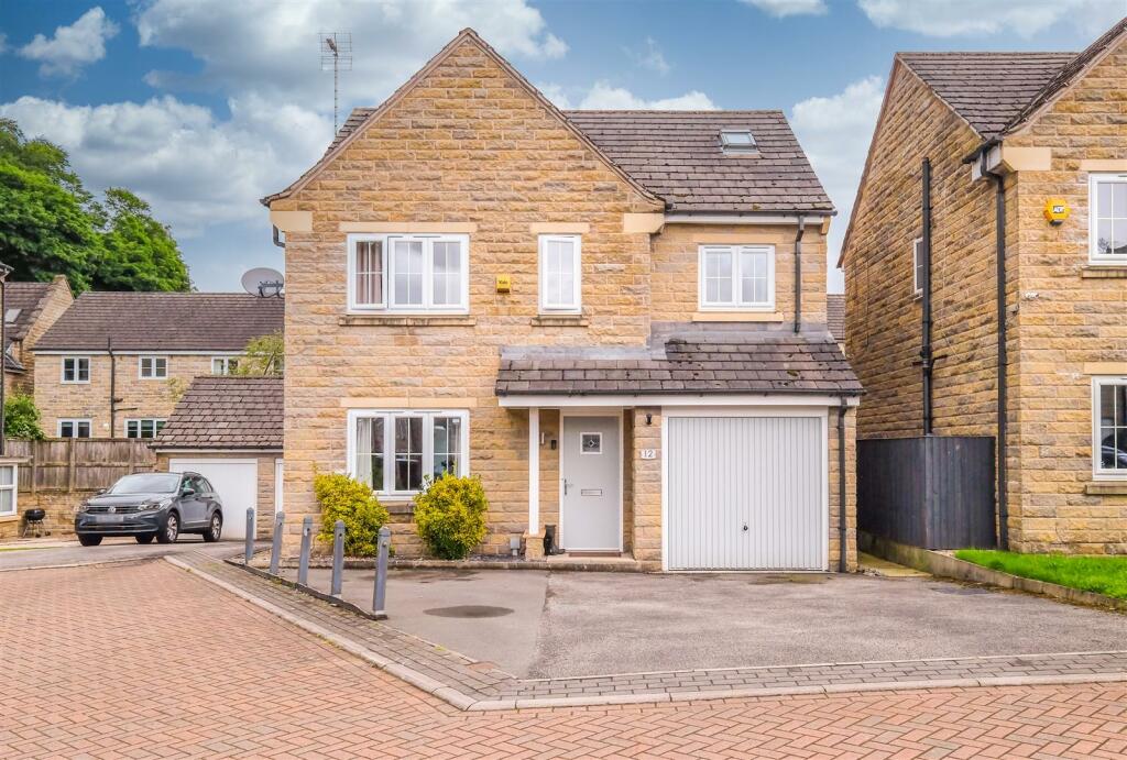 5 bedroom house for sale in Imperial Close, Bailiff Bridge, Brighouse, HD6