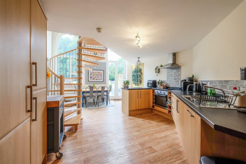 Additional property image - Latham Lane, Gomersal, Cleckheaton