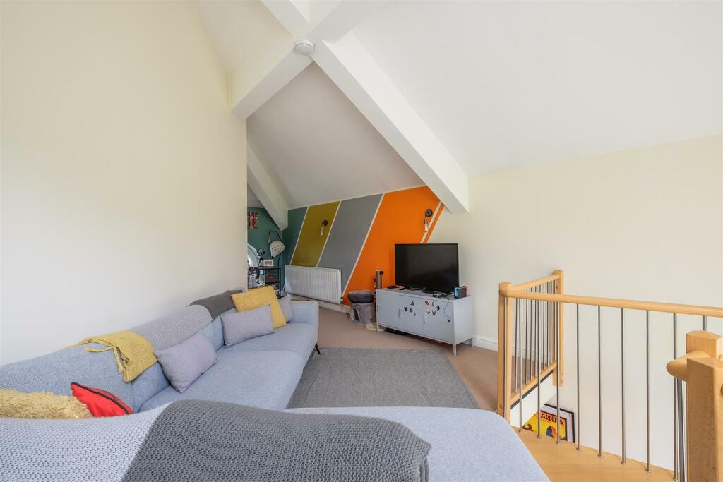 Additional property image - Latham Lane, Gomersal, Cleckheaton