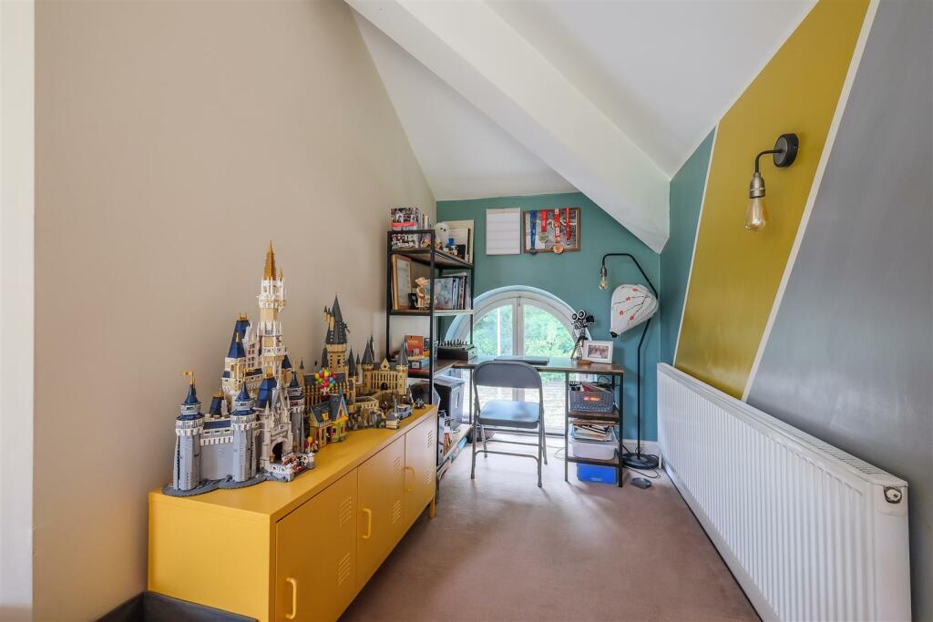 Additional property image - Latham Lane, Gomersal, Cleckheaton