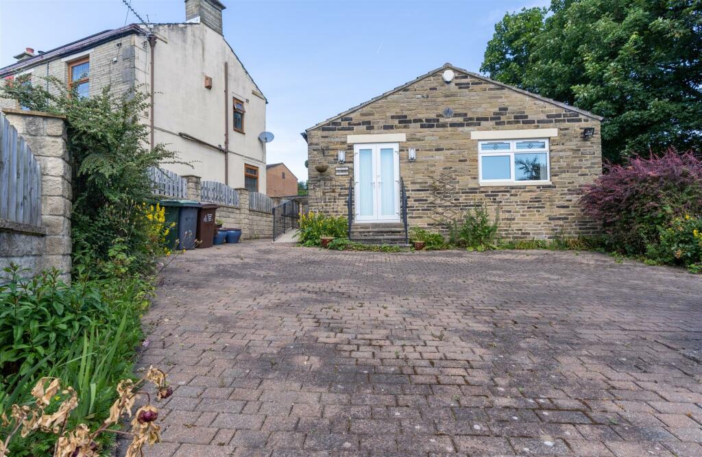 Additional property image - Brentford Road, Low Moor, Bradford