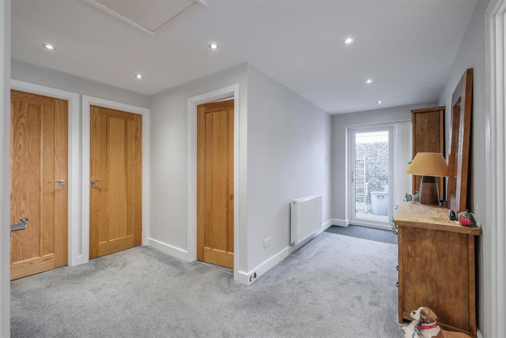 Additional property image - Westfield Lane, Scholes, Cleckheaton