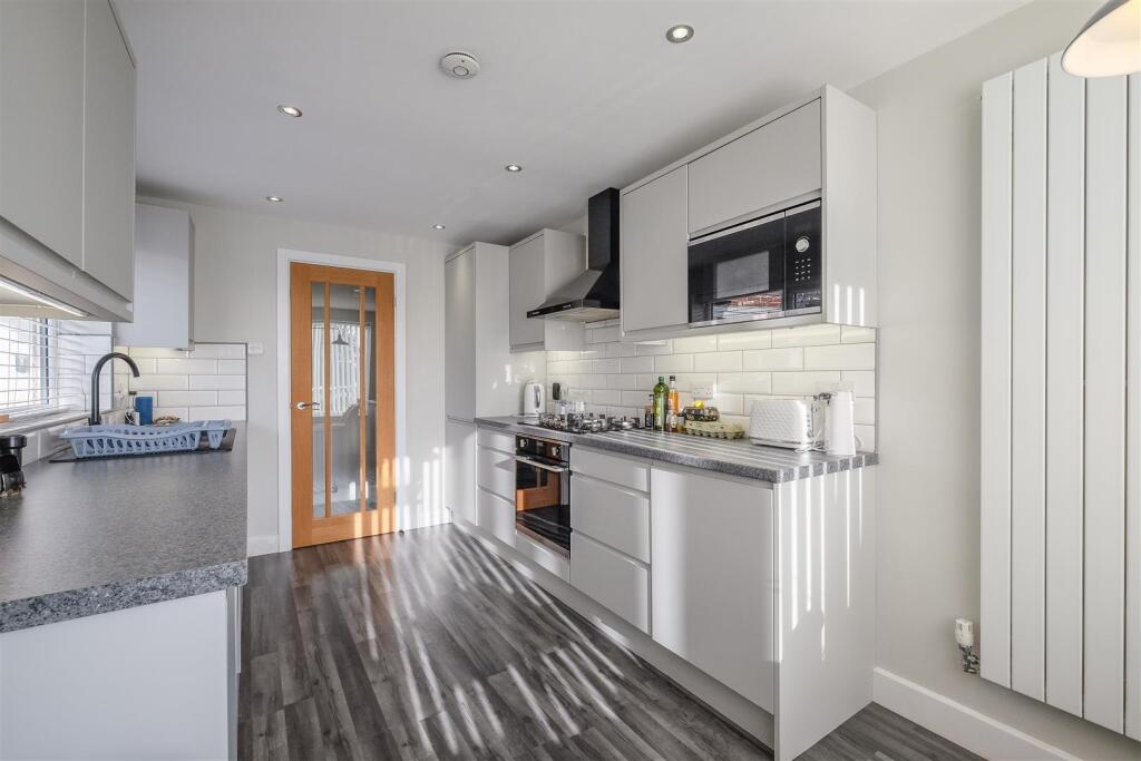 Additional property image - Westfield Lane, Scholes, Cleckheaton