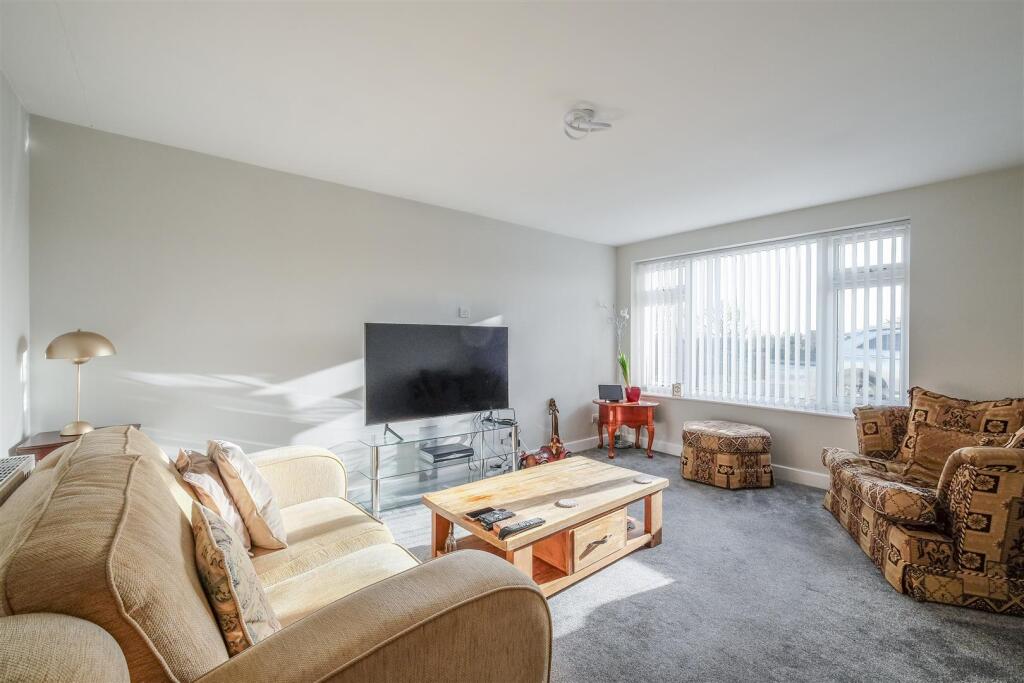 Additional property image - Westfield Lane, Scholes, Cleckheaton