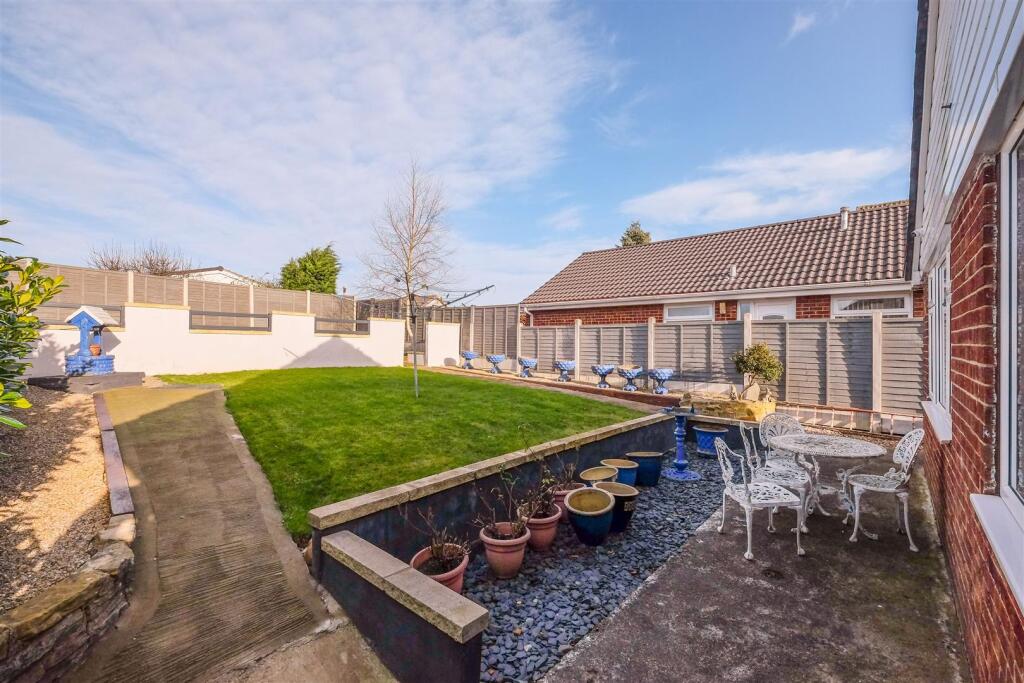 Additional property image - Westfield Lane, Scholes, Cleckheaton