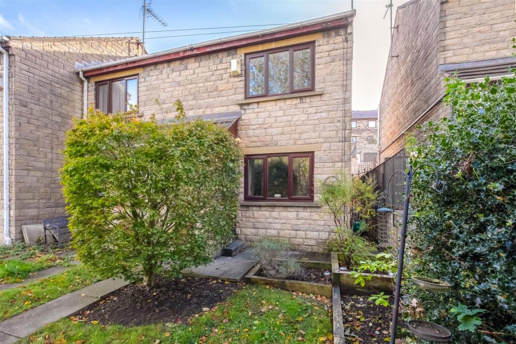 Main image of property: Tofts Grove, Brighouse