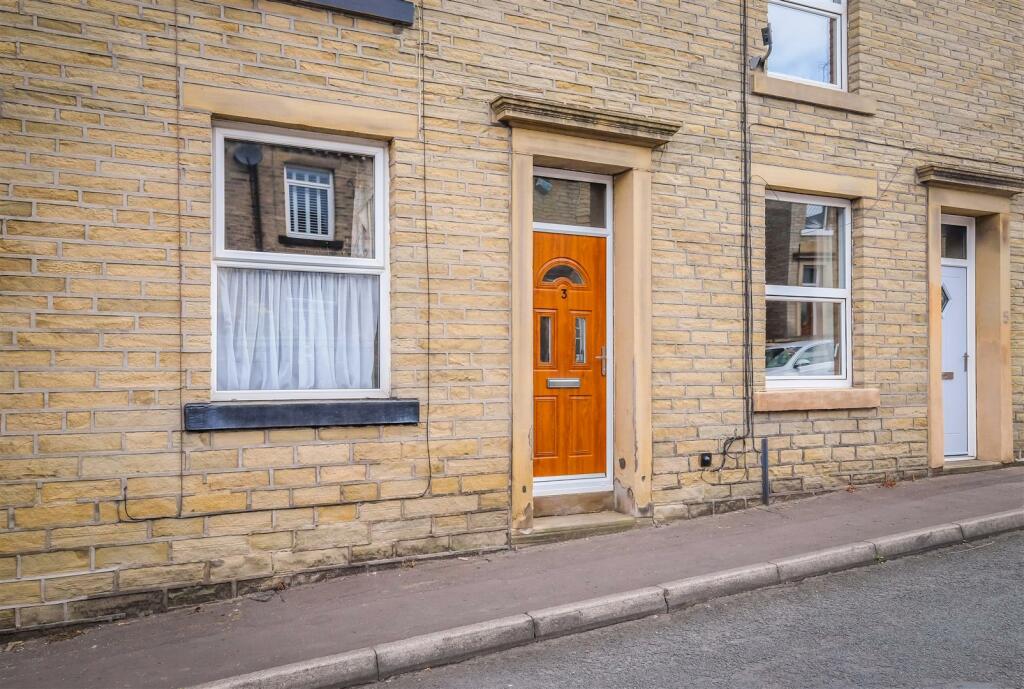 2 bedroom terraced house for sale in Rayner Road, Brighouse, HD6