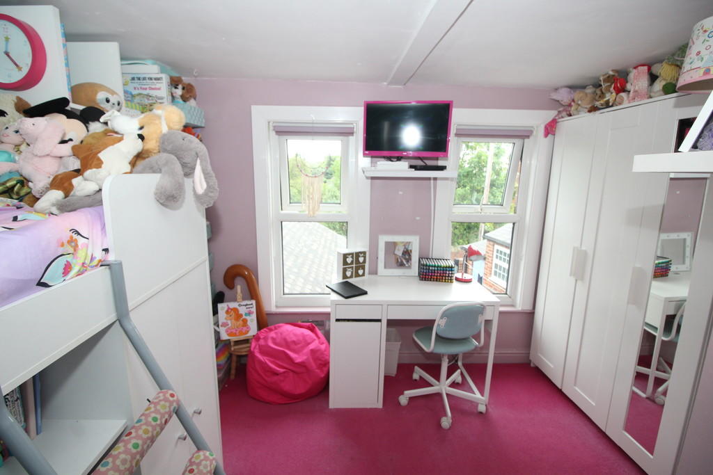 3 bedroom terraced house for sale in Park Avenue, Normanton, WF6