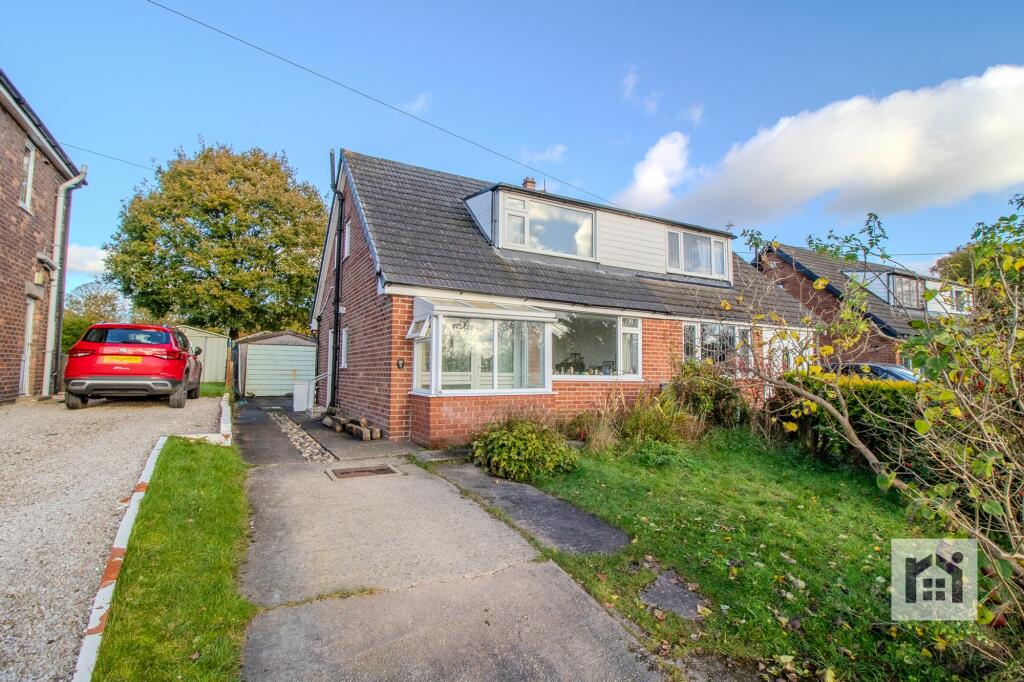 2 bedroom semidetached house for sale in Highgrove Avenue, Charnock