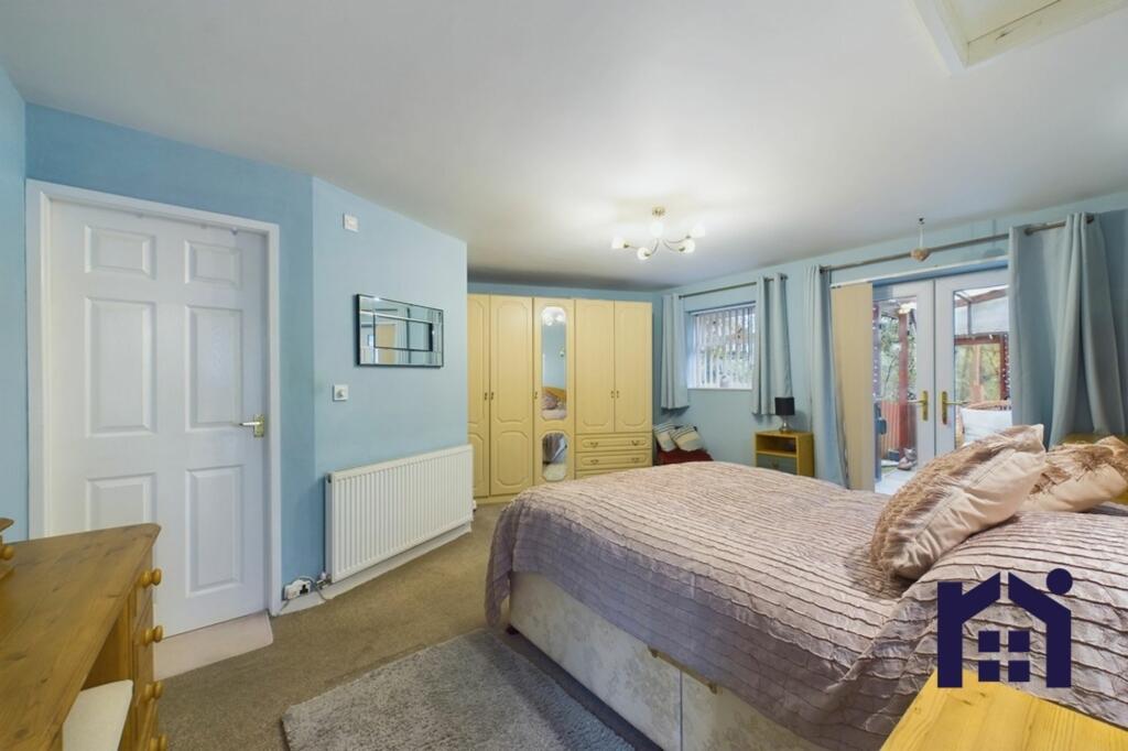 4 bedroom semidetached house for sale in Woodlands Meadow, Chorley