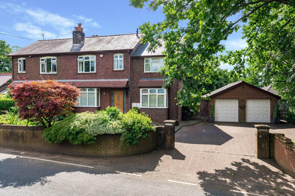 4 bedroom semidetached house for sale in Higher Lane, Dalton, WN8 7RA, WN8