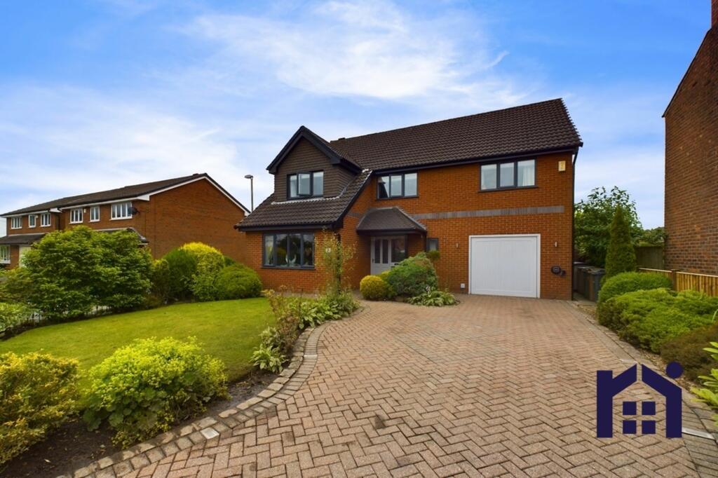 4 bedroom detached house for sale in Church Lane, Charnock Richard, PR7