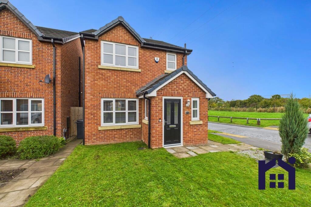 Main image of property: Grasmere Avenue, Farington, PR25