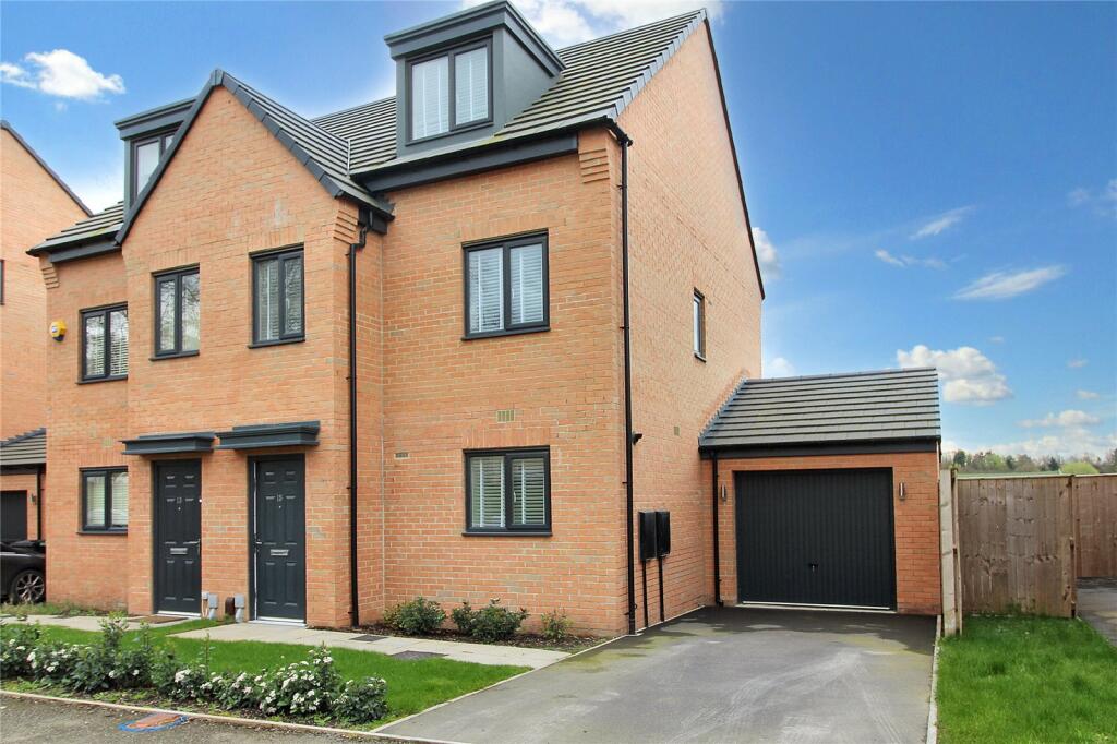 3 bedroom semidetached house for sale in Lilac Avenue, Seacroft, Leeds