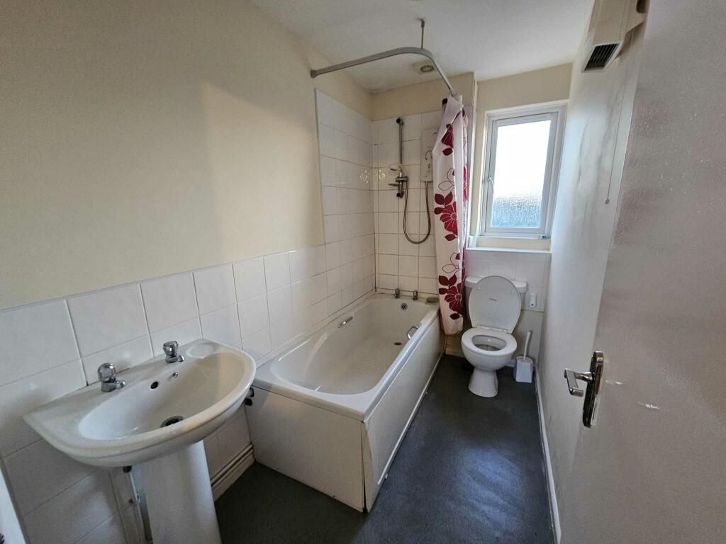 Additional property image - Alcester Road South