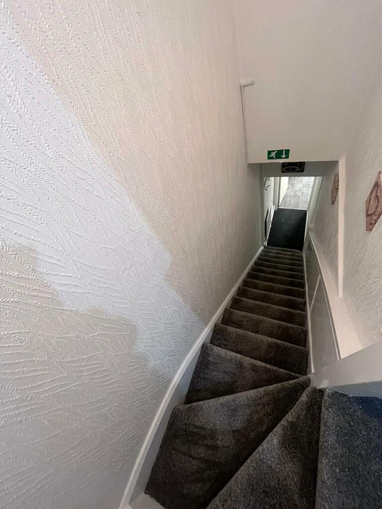 Additional property image - 1 Room Available In Flat Above Holly Bank Rd, B13 0RJ